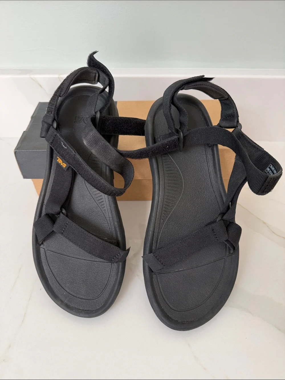 Teva Hurricane size 11 Women's Black Outdoor Strap Sandals